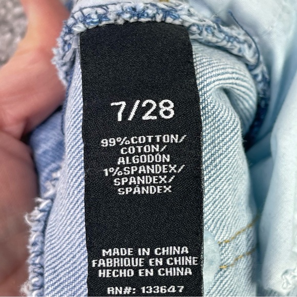 BCBGeneration Skater Straight Jeans 7/28 Light Wash Raw Hem Denim - Picture 6 of 12